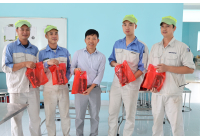 Công ty Trường Giang tặng quà cho Nam CBCNV nhân ngày Quốc tế đàn ông